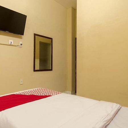 Capital O 615 Residence Puri Hotel Syariah Медан Экстерьер фото