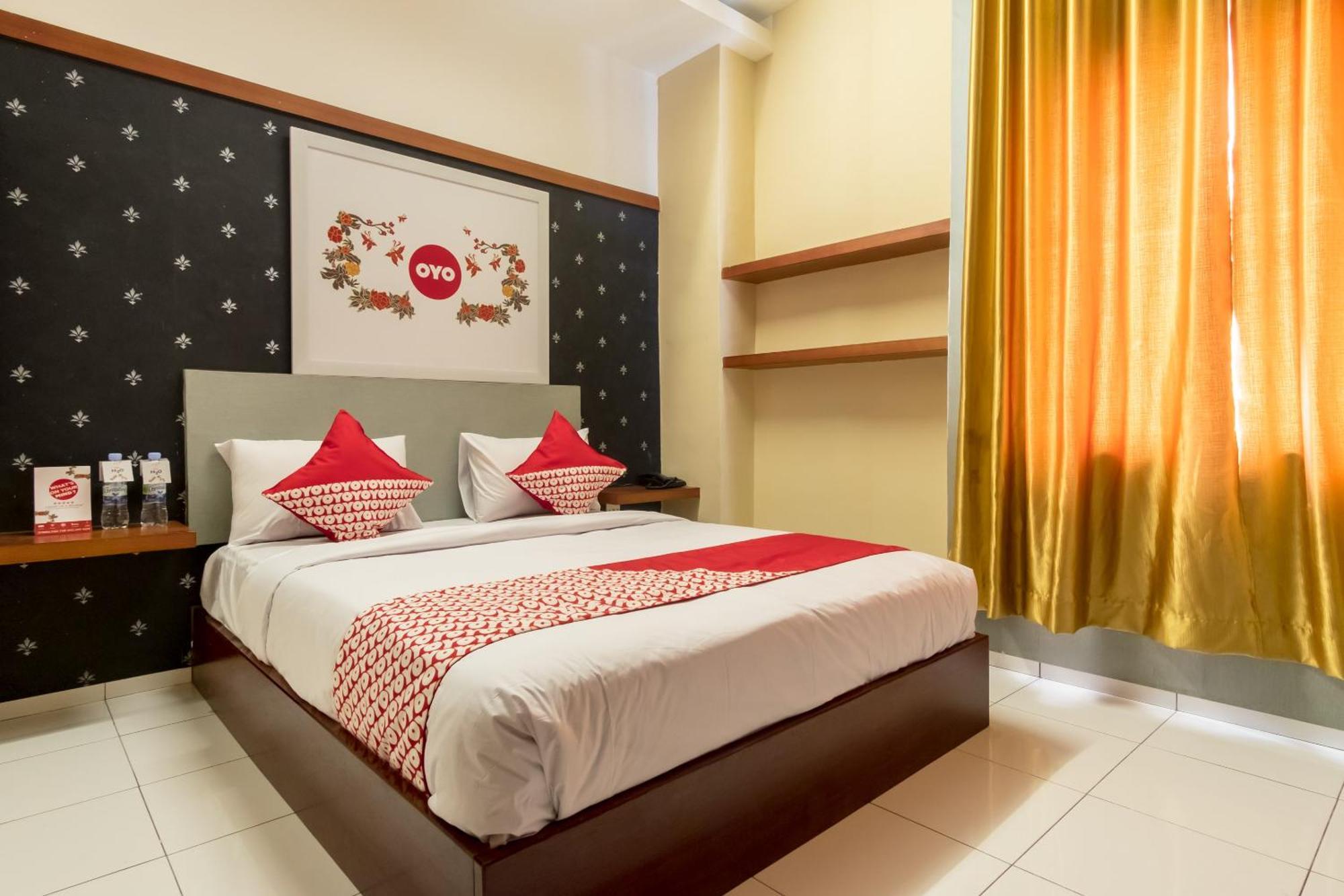 Capital O 615 Residence Puri Hotel Syariah Медан Экстерьер фото