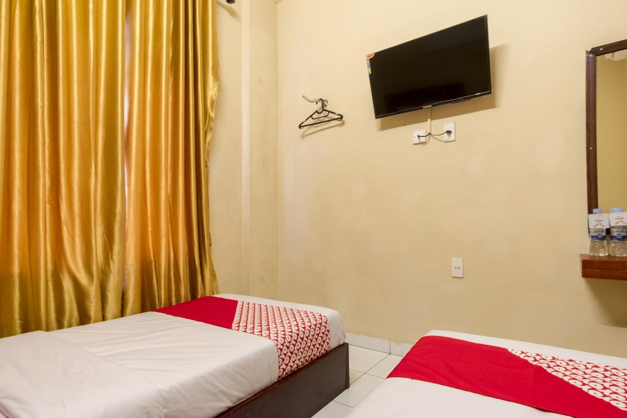 Capital O 615 Residence Puri Hotel Syariah Медан Экстерьер фото