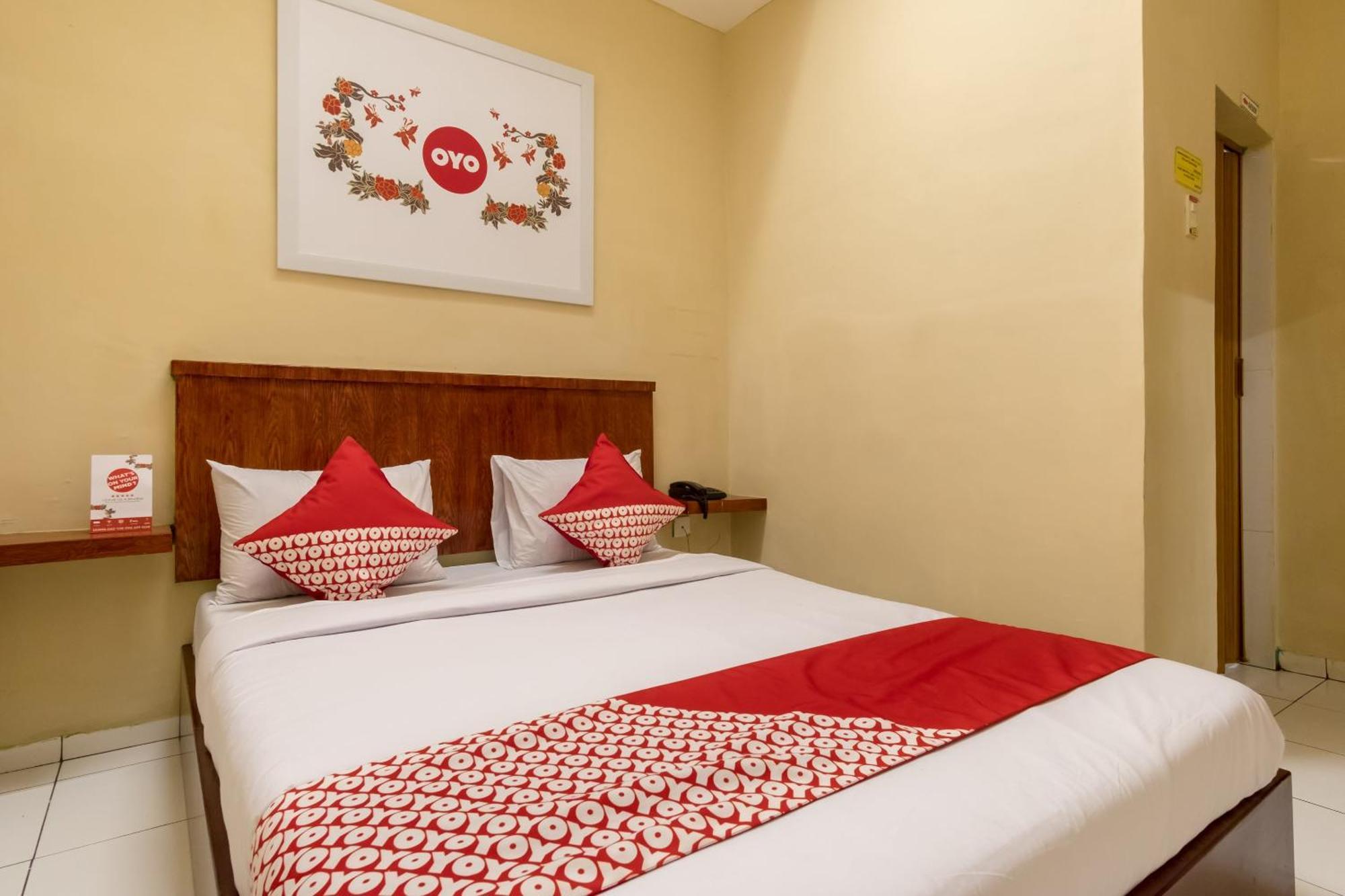 Capital O 615 Residence Puri Hotel Syariah Медан Экстерьер фото