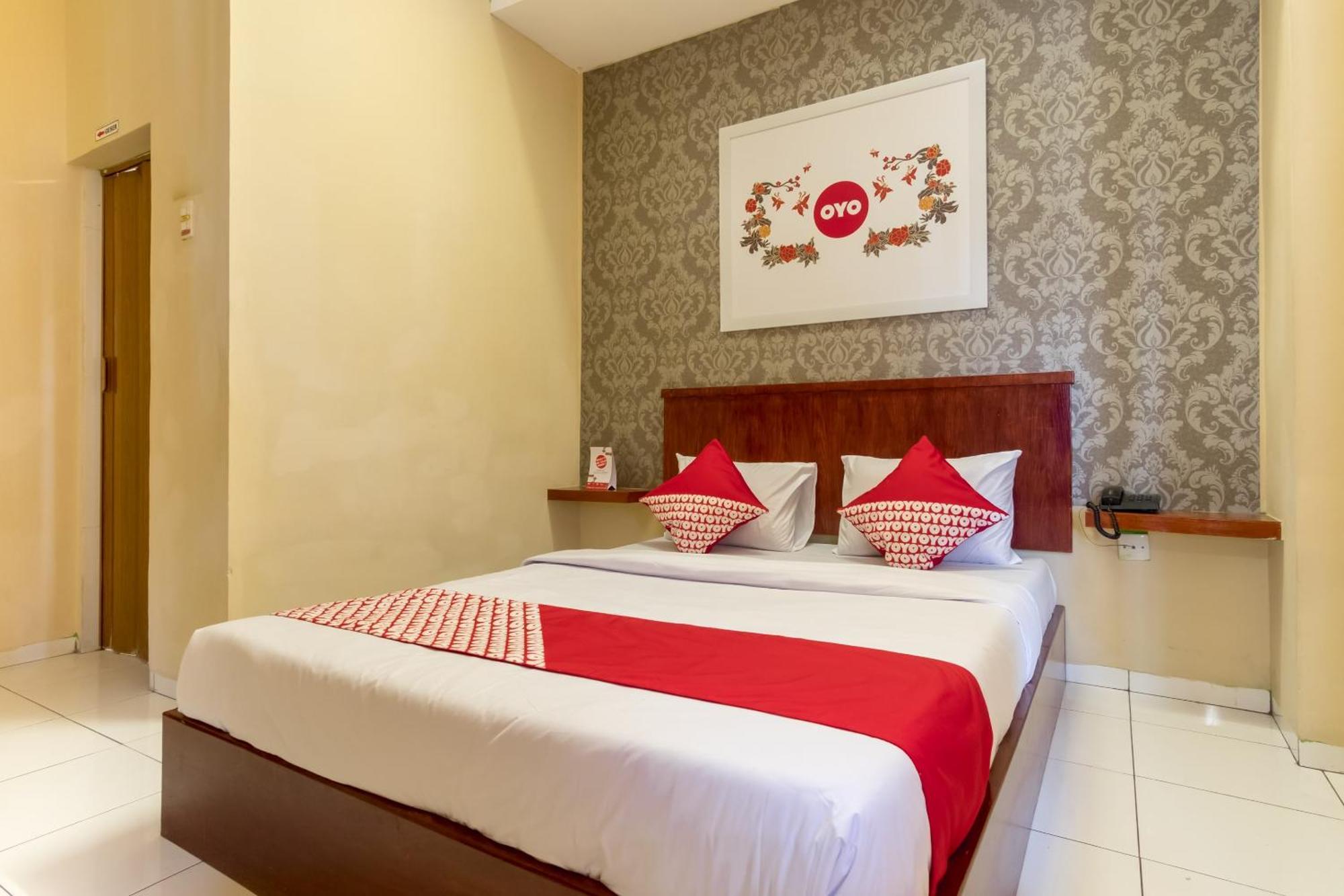 Capital O 615 Residence Puri Hotel Syariah Медан Экстерьер фото