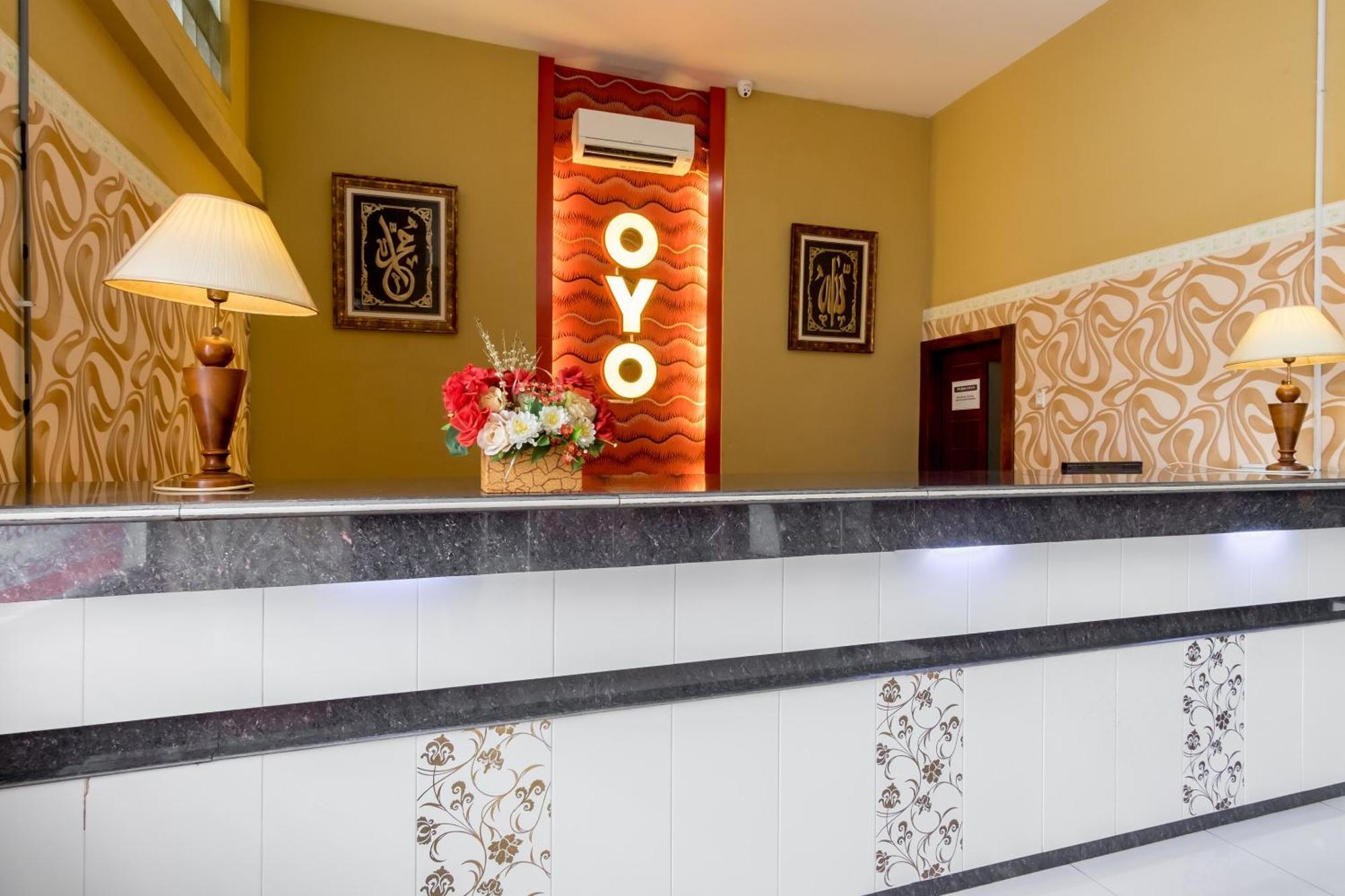 Capital O 615 Residence Puri Hotel Syariah Медан Экстерьер фото