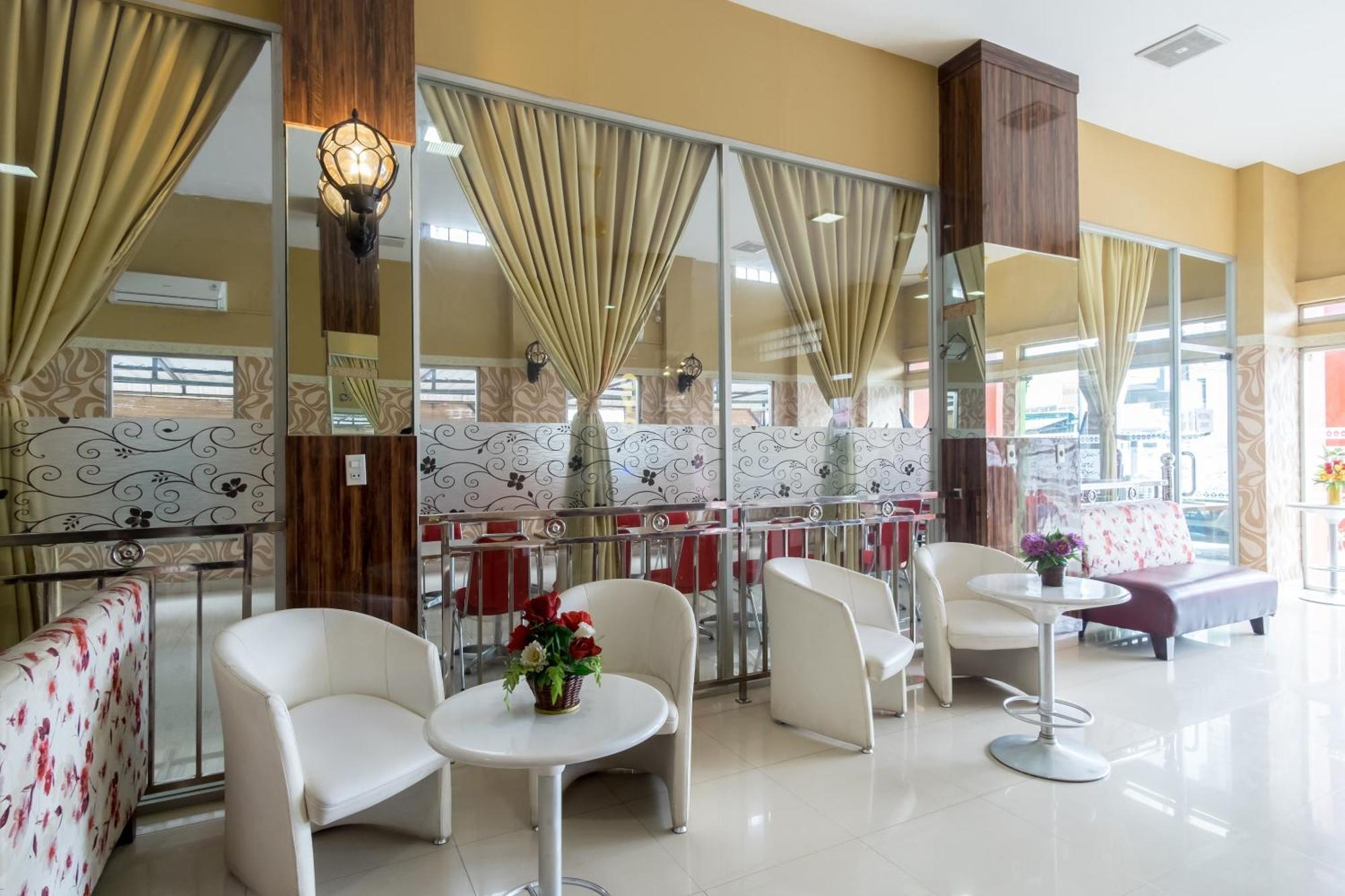 Capital O 615 Residence Puri Hotel Syariah Медан Экстерьер фото